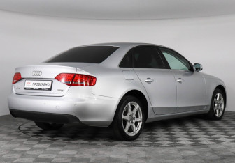 Подержанный автомобиль Audi A4 Sedan 2011 года (5 фото)