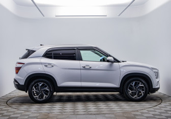 Подержанный автомобиль Hyundai Creta 2022 года (4 фото)
