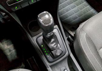 Подержанный автомобиль Skoda Rapid Liftback 2014 года (28 фото)