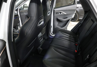Подержанный автомобиль Omoda C5 2023 года (12 фото)