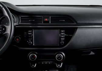 Подержанный автомобиль Kia Rio Sedan 2020 года (13 фото)