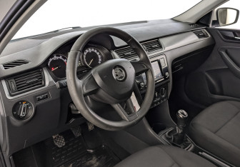 Подержанный автомобиль Skoda Rapid Liftback 2019 года (15 фото)