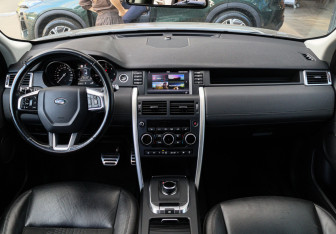 Подержанный автомобиль Land Rover Discovery Sport 2019 года (9 фото)