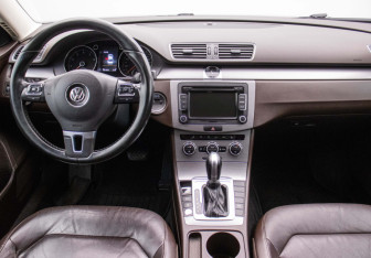 Подержанный автомобиль Volkswagen Passat Sedan 2014 года (13 фото)