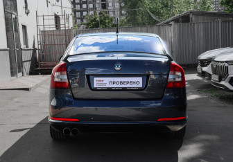 Подержанный автомобиль Skoda Octavia RS Liftback 2012 года (5 фото)