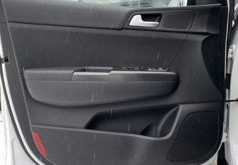 Подержанный автомобиль Kia Sportage 2017 года (11 фото)