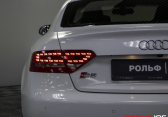 Подержанный автомобиль Audi S5 Coupe 2010 года (24 фото)
