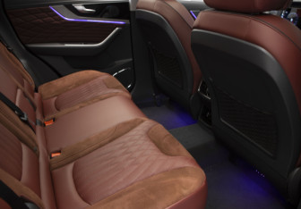 Подержанный автомобиль Hongqi HS5 2023 года (36 фото)