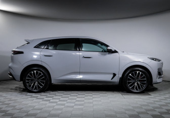 Подержанный автомобиль Changan UNI-K 2024 года (4 фото)