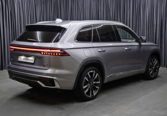 Подержанный автомобиль Geely Monjaro 2023 года (5 фото)