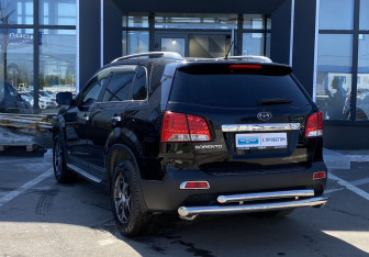 Подержанный автомобиль Kia Sorento 2012 года (7 фото)
