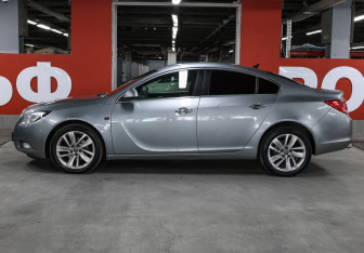 Подержанный автомобиль Opel Insignia Sedan 2013 года (8 фото)