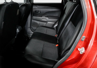 Подержанный автомобиль Mitsubishi ASX 2012 года (11 фото)