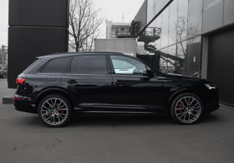 Подержанный автомобиль Audi Q7 2019 года (4 фото)