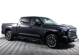 Подержанный автомобиль Toyota Tundra 2022 года (3 фото)
