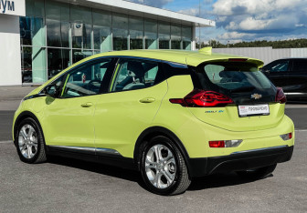 Подержанный автомобиль Chevrolet Bolt 2018 года (7 фото)