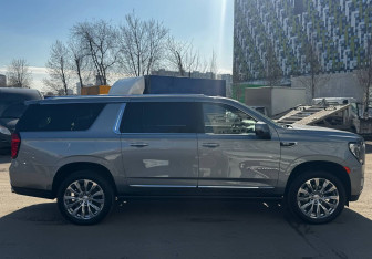 Подержанный автомобиль GMC Yukon 2023 года (4 фото)