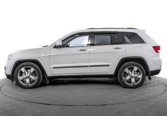 Подержанный автомобиль Jeep Grand Cherokee 2012 года (8 фото)