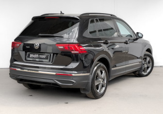 Подержанный автомобиль Volkswagen Tiguan 2021 года (5 фото)