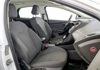 Подержанный автомобиль Ford Focus Hatchback 2016 года (23 фото)