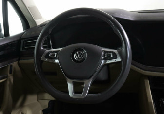 Подержанный автомобиль Volkswagen Touareg 2020 года (11 фото)
