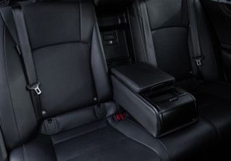 Подержанный автомобиль Lexus ES 2019 года (8 фото)