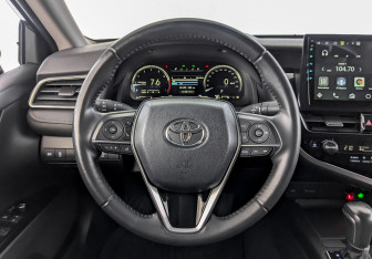 Подержанный автомобиль Toyota Camry Sedan 2022 года (21 фото)