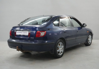 Подержанный автомобиль Hyundai Elantra Sedan 2006 года (5 фото)