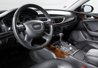Подержанный автомобиль Audi A6 Sedan 2014 года (14 фото)