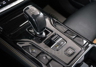 Подержанный автомобиль FAW Bestune T77 2020 года (15 фото)