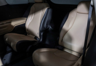 Подержанный автомобиль Kia Carnival 2020 года (11 фото)