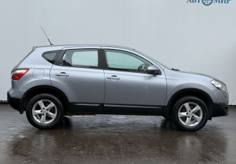 Подержанный автомобиль Nissan Qashqai 2011 года (4 фото)