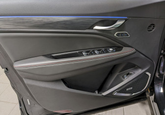 Подержанный автомобиль Geely Tugella 2023 года (11 фото)