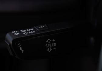 Подержанный автомобиль Audi Q8 2020 года (23 фото)