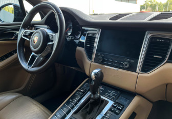 Подержанный автомобиль Porsche Macan 2016 года (9 фото)