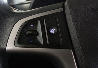 Подержанный автомобиль Hyundai Solaris Sedan 2014 года (15 фото)