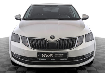 Подержанный автомобиль Skoda Octavia Liftback 2019 года (2 фото)