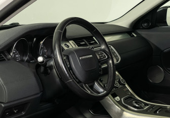 Подержанный автомобиль Land Rover Range Rover Evoque 2018 года (13 фото)