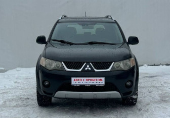 Подержанный автомобиль Mitsubishi Outlander 2008 года (2 фото)