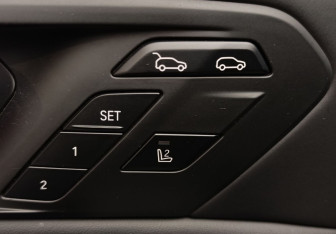 Подержанный автомобиль BMW X6 2020 года (10 фото)