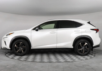 Подержанный автомобиль Lexus NX 2020 года (8 фото)