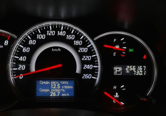 Подержанный автомобиль Nissan Teana 2012 года (17 фото)