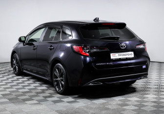 Подержанный автомобиль Toyota Corolla Wagon 2020 года (7 фото)