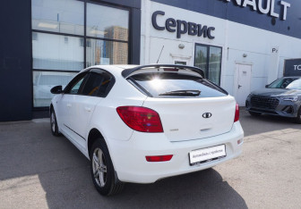 Подержанный автомобиль Chevrolet Cruze Hatchback 2012 года (6 фото)