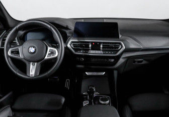 Подержанный автомобиль BMW X3 2024 года (12 фото)