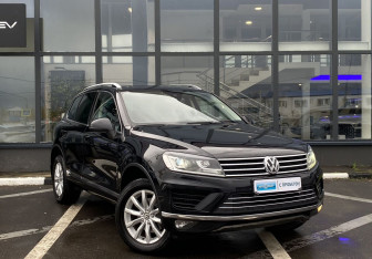 Подержанный автомобиль Volkswagen Touareg 2015 года (3 фото)