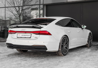 Подержанный автомобиль Audi A7 2018 года (5 фото)