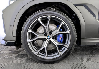 Подержанный автомобиль BMW X6 2020 года (18 фото)