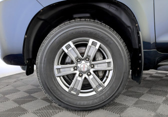Подержанный автомобиль Toyota Land Cruiser Prado 2021 года (19 фото)