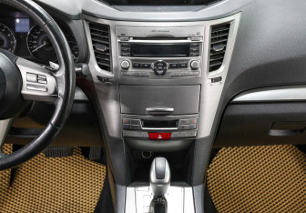 Подержанный автомобиль Subaru Outback Wagon 2010 года (15 фото)